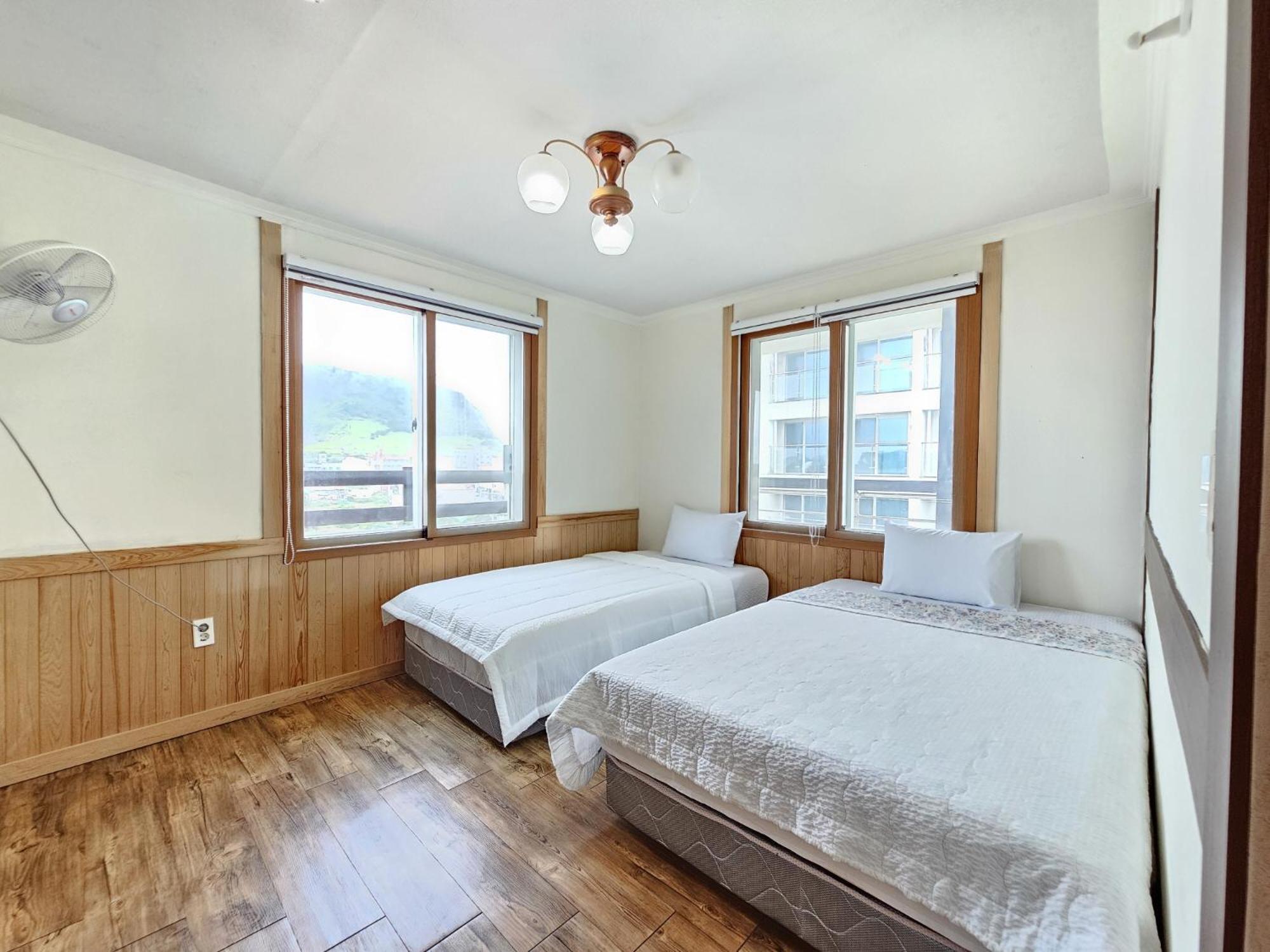 Seongsan Sunrise Pension ซอกวีโพ ภายนอก รูปภาพ