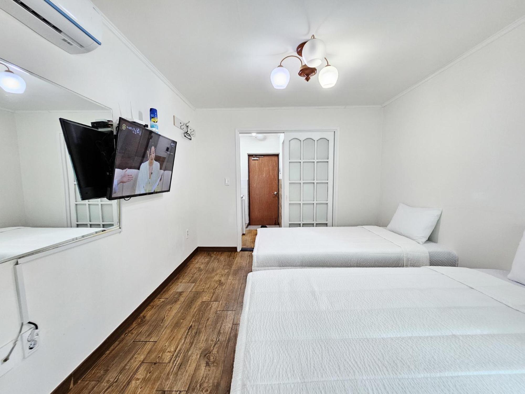 Seongsan Sunrise Pension ซอกวีโพ ภายนอก รูปภาพ