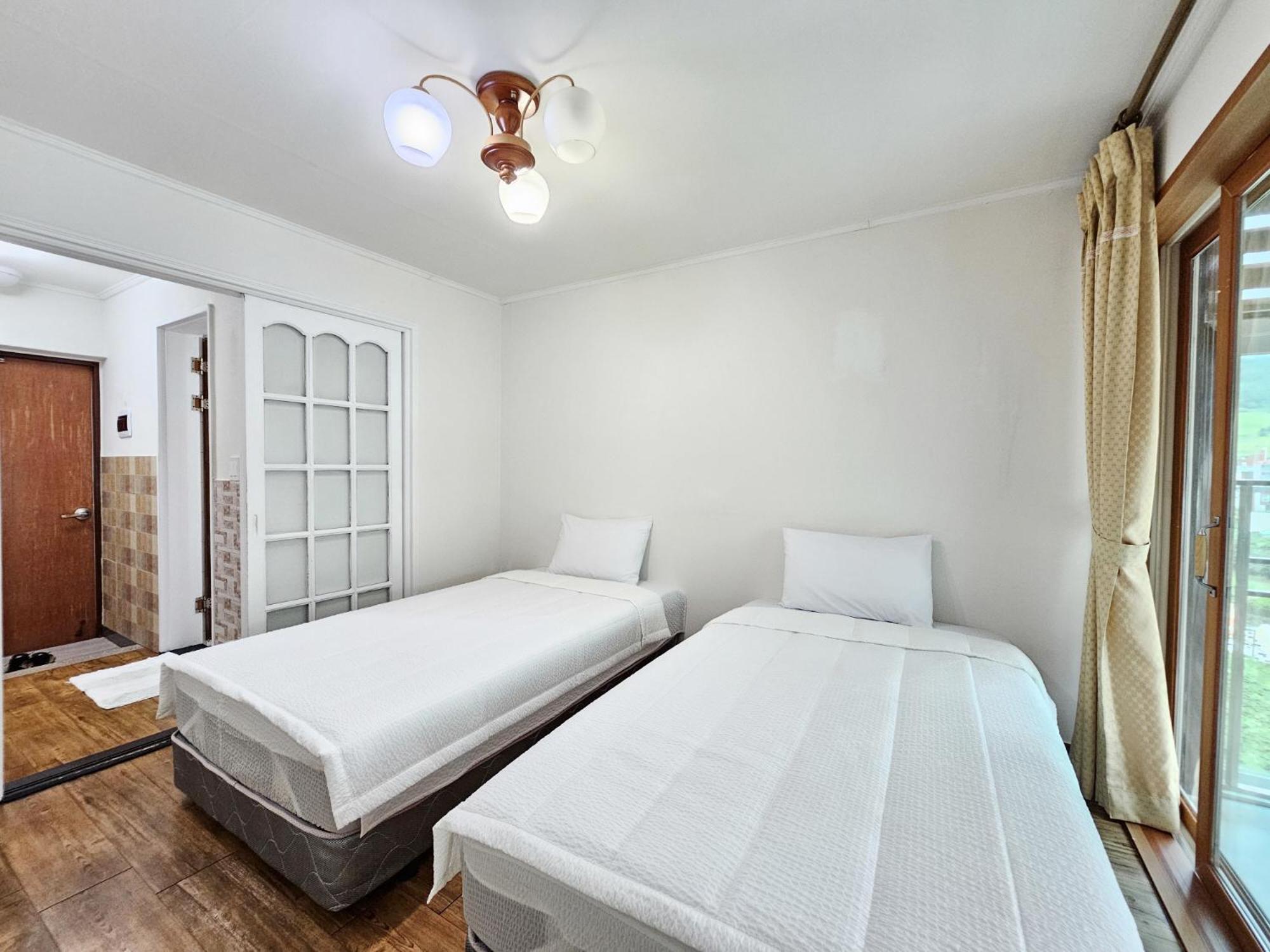 Seongsan Sunrise Pension ซอกวีโพ ภายนอก รูปภาพ